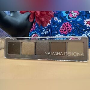 Natasha denona hot taupic eyeshadow palette